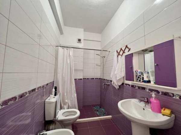 Tirane, jepet me qera apartament 1+1 Kati 4, 60 m² 400 Euro (21 Dhjetori)