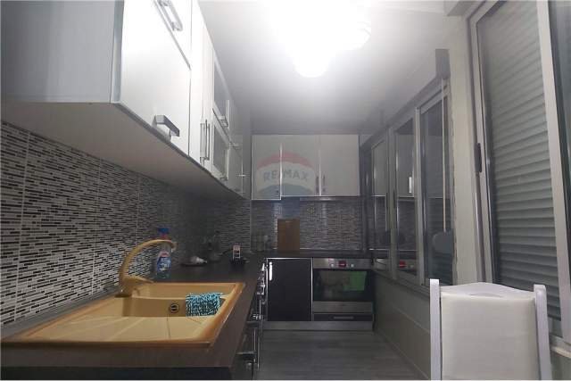 Tirane, jepet me qera apartament 2+1 135 m² 600 Euro (ZOGU I ZI)