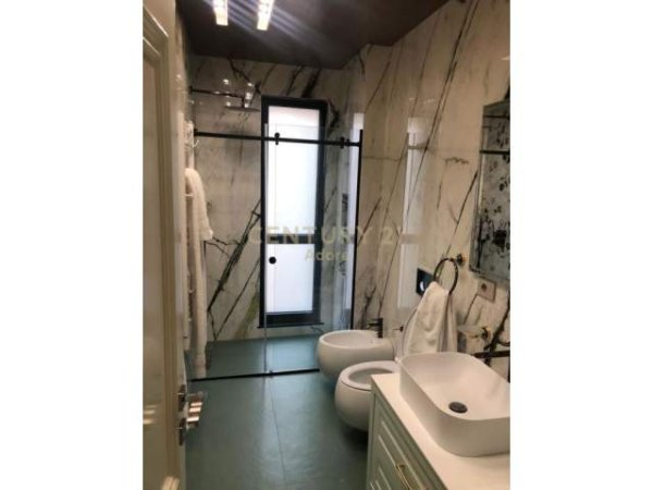 Tirane, jap me qera apartament 1+1+BLK Kati 4, 71 m² 600 Euro (pazari ri)