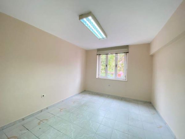 Tirane, jepet me qera apartament 3+1+BLK Kati 3, 105 m² 450 Euro (21 Dhjetori)