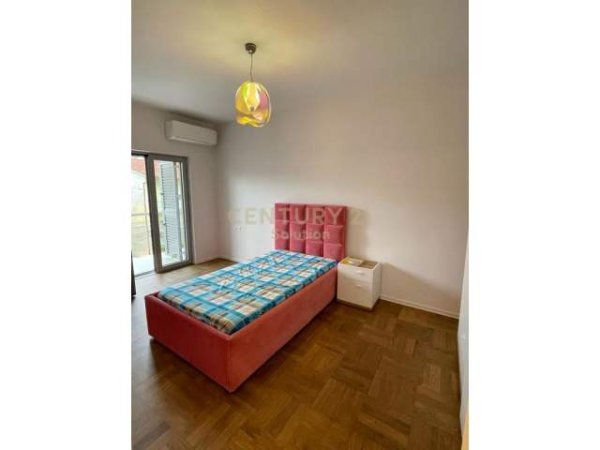 Tirane, jap me qera apartament 2+1+BLK Kati 3, 100 m² 500 Euro (kristal center)