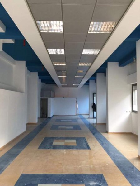 Tirane, jepet me qera ambjent biznesi Kati 0, 137 m² 70.000leke/muaj (Rruga Riza Cerova)