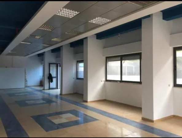 Tirane, Qera Ambient 180 m² 65.000 Leke