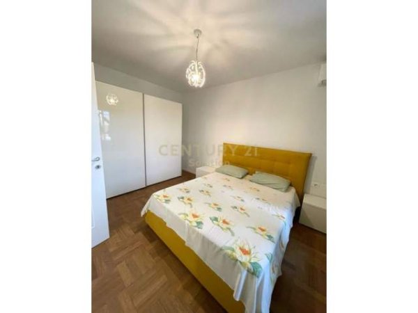 Tirane, jepet me qera apartament 2+1 Kati 3, 100 m² 460 Euro (Prane Kristal Center, Shkolla ''At Zef Pellumbi")