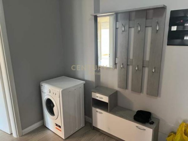 Tirane, jepet me qera apartament 2+1 Kati 5, 77 m² 500 Euro (Vasil Shanto)