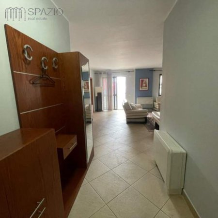 Tirane, jepet me qera apartament 2+1+BLK Kati 4, 140 m² 1.000 Euro (Rruga ''Faik Konica'')