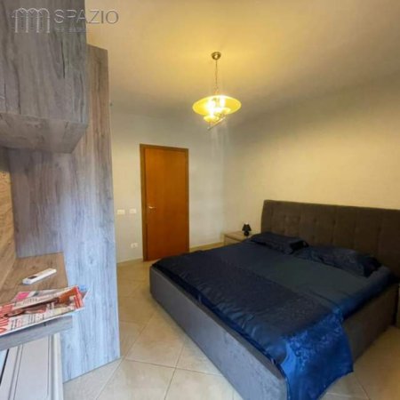 Tirane, jepet me qera apartament 2+1+BLK Kati 4, 140 m² 1.000 Euro (Rruga ''Faik Konica'')