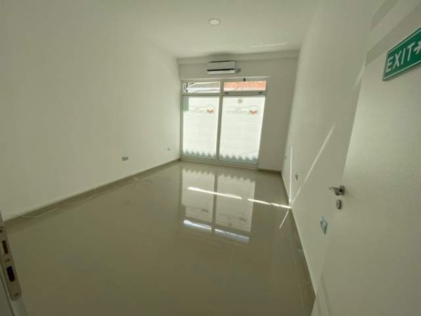 Tirane, jepet me qera ambjent biznesi Kati 0, 45 m² 450 Euro (Vasil Shanto)