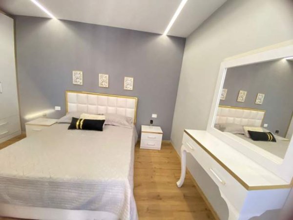 Jepet me qera super  Apartament tek Farmacia 10, Kompleksi “ARLIS”