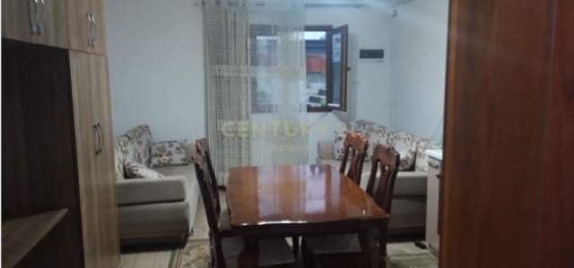 Tirane, jepet me qera Kati 0, 200 Euro
