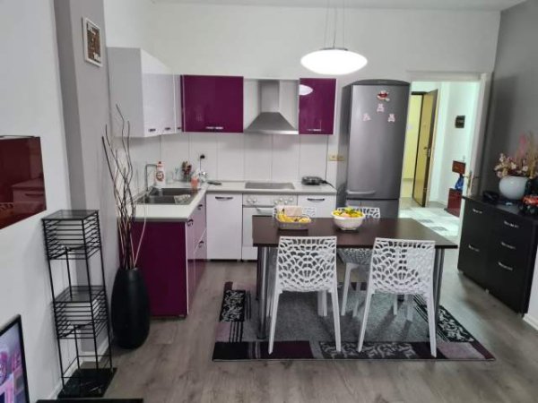 Shitet Apartament 1+1 tek Liqeni Thate,Rruga Peti .95.000 Euro
