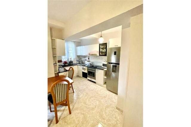 Tirane, jepet me qera apartament 2+1+BLK Kati 3, 102 m² 500 Euro (Prane Bar Piazza)