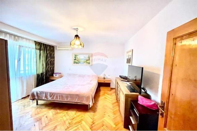 Tirane, jepet me qera apartament 2+1+BLK Kati 3, 102 m² 500 Euro (Prane Bar Piazza)