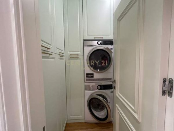 Tirane, jepet me qera apartament 1+1+BLK Kati 4, 71 m² 600 Euro (Pazari i Ri)