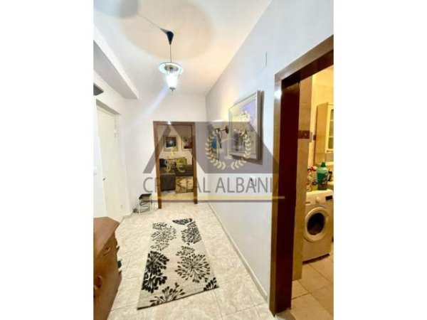 Tirane, jepet me qera apartament 2+1+A+BLK Kati 3, 102 m² 500 Euro (Restorant Piazza)