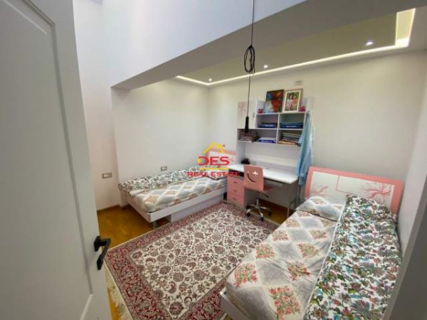 Tirane, jap me qera apartament 3+1+A+BLK Kati 4, 110 m² 600 Euro (Rruga Bektash Berberi)
