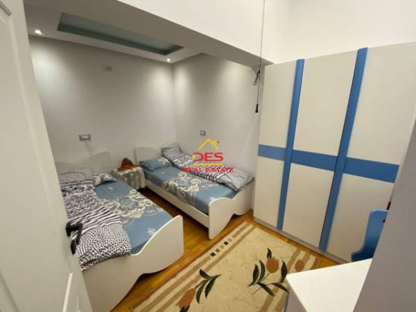 Tirane, jap me qera apartament 3+1+A+BLK Kati 4, 110 m² 600 Euro (Rruga Bektash Berberi)