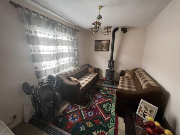 Korce, shitet shtepi 2+1 Kati 1, 57 m² 45.000 Euro (Prane Lagjes 7, Korce)