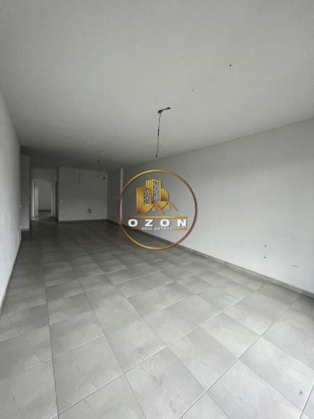 Tirane, jepet me qera apartament 2+1+BLK Kati 3, 105 m² 750 Euro (Komuna e Parisit)