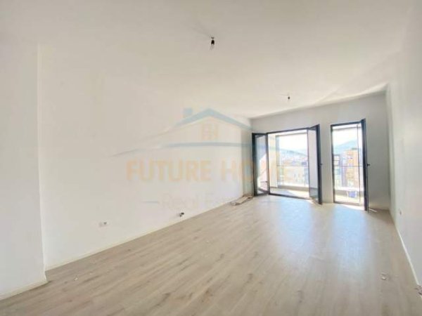 Tirane, shitet apartament 2+1+BLK Kati 10, 113 m² 210.000 Euro (Rruga e Kavajes)