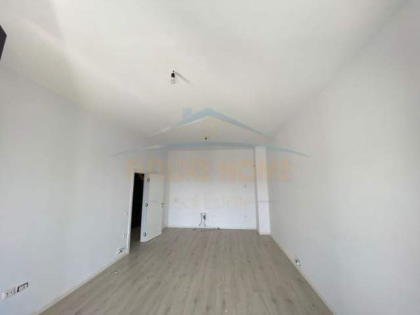 Tirane, shitet apartament 2+1+BLK Kati 10, 113 m² 210.000 Euro (Rruga e Kavajes)