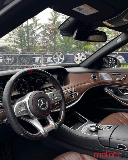 Tirane, shitet makine Mercedes-Benz S550 Viti 2014, 40.000 Euro