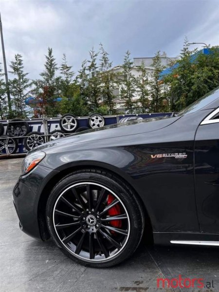 Tirane, shitet makine Mercedes-Benz S550 Viti 2014, 40.000 Euro