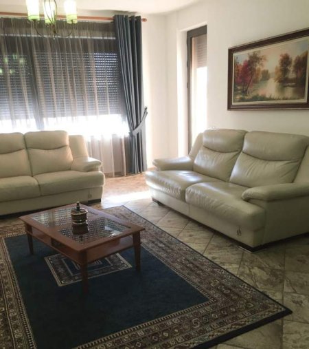 Tirane, jepet me qera apartament Kati 6, 155 m² 750 Euro (Barrikadave)