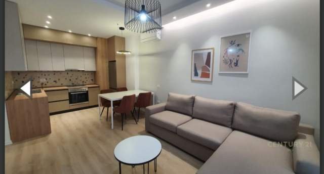 Tirane, jepet me qera 2+1 Kati 10, 650 Euro