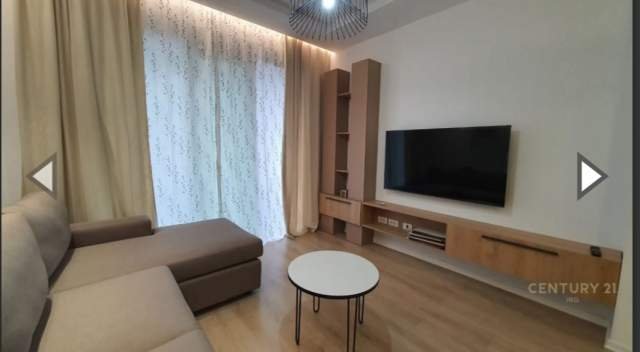 Tirane, jepet me qera 2+1 Kati 10, 650 Euro