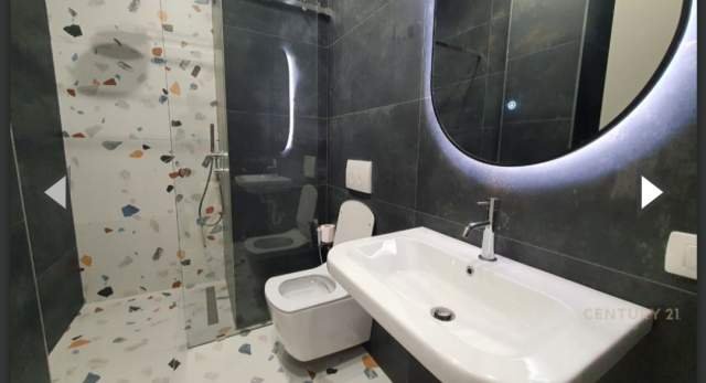 Tirane, jepet me qera 2+1 Kati 10, 650 Euro