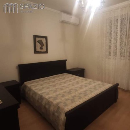 Tirane, jepet me qera apartament 2+1+BLK Kati 4, 125 m² 650 Euro (Sheshi Willson)