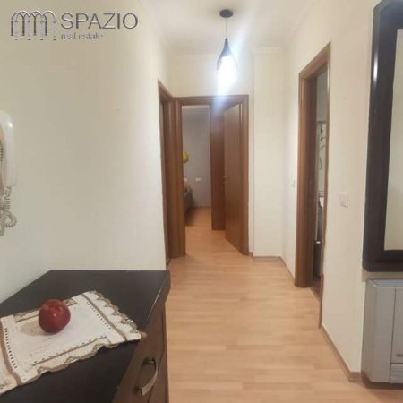 Tirane, jepet me qera apartament 2+1+BLK Kati 4, 125 m² 650 Euro (Sheshi Willson)