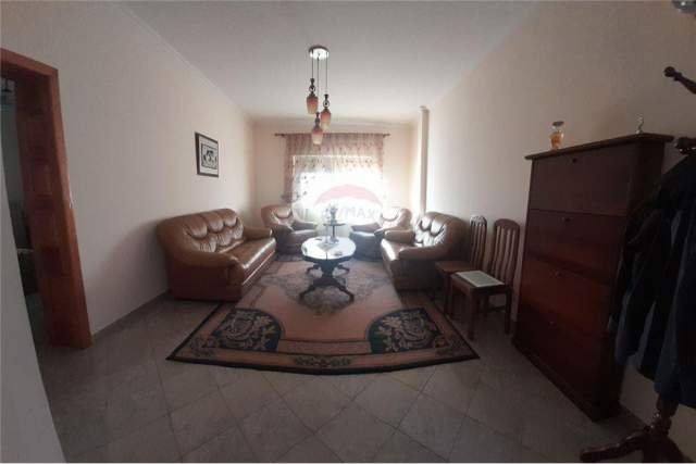Tirane, jepet me qera Vile 4+1+A+BLK Kati 1, 250 m² 900 Euro (Fresk)