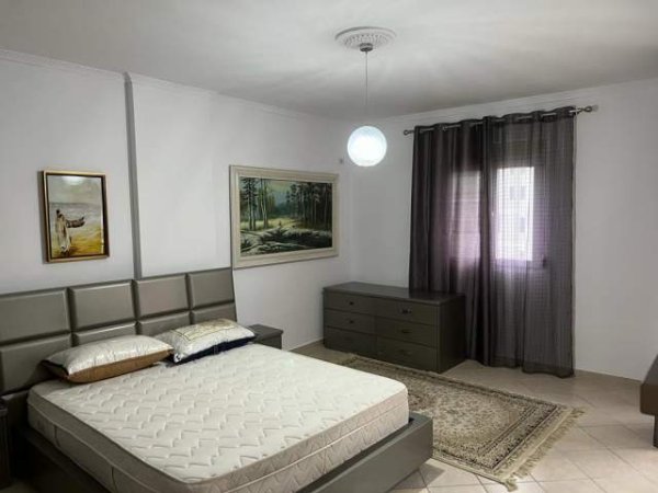 Tirane, jepet me qera apartament 1+1+BLK Kati 3, 95 m² 550 Euro (Liqeni thate)