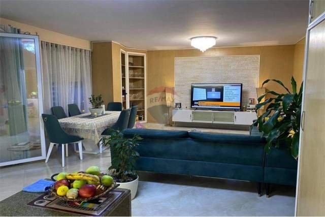 Tirane, jepet me qera apartament 2+1+BLK Kati 6, 139 m² 700 Euro (KOPSHTI BOTANIK)