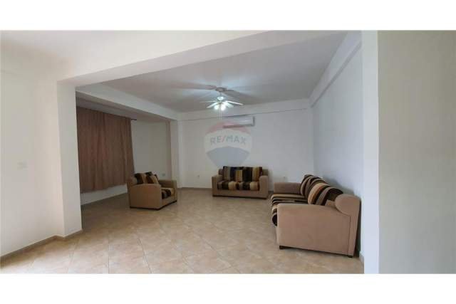 Tirane, jepet me qera apartament 2+1+A Kati 2, 150 m² 400 Euro (5 Maj)