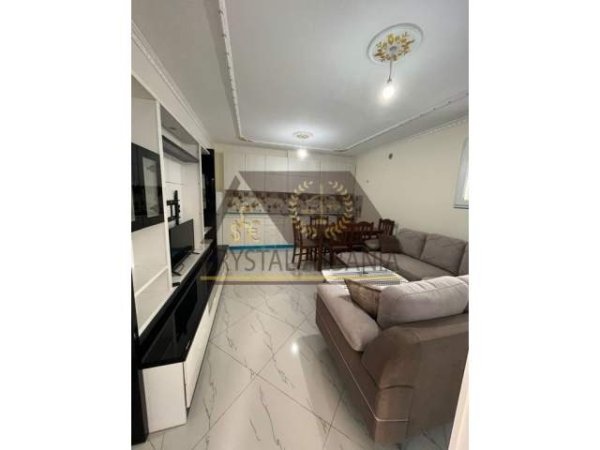 Tirane, jepet me qera apartament Kati 0, 90 m² 450 Euro (Rruga Bektash Berberi)