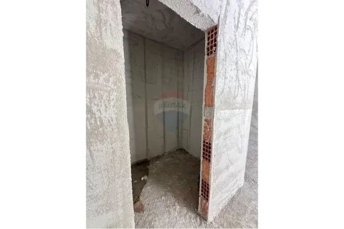 Tirane, shitet apartament 3+1 , 121 m² 157.000 € (5 Maj)