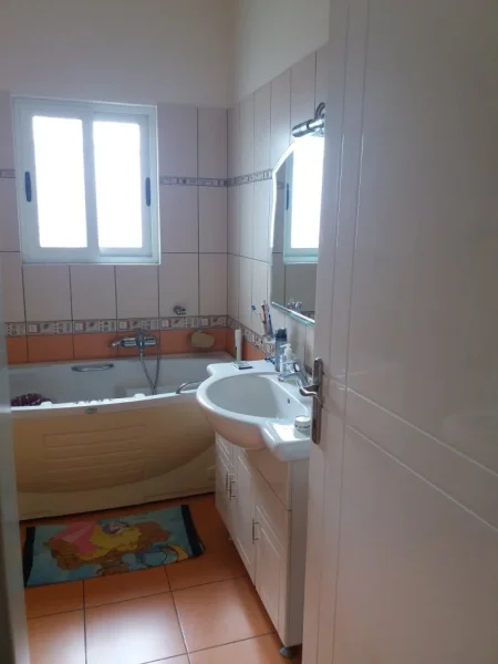 Durres, shitet shtepi Kati 2, 168.000 €