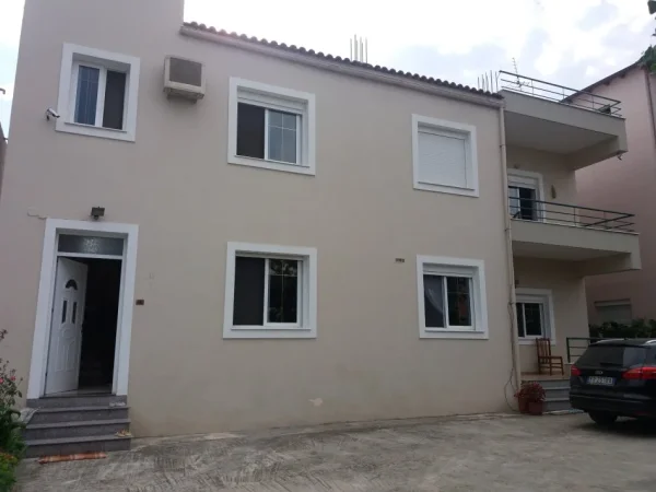 Durres, shitet shtepi Kati 2, 168.000 €