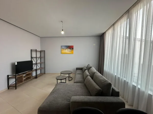 Tirane, jepet me qera apartament 2+1 Kati 9, 120 m² 550 € (ASTIR)