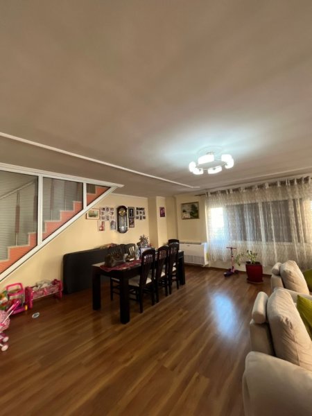 Tirane, shitet apartament duplex 3+1+Ballkon Kati 3, 149 m² 315.000 € (Rruga Dritan Hoxha)