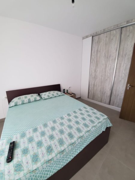 Tirane, jepet me qera apartament 3+1 Kati 3, 130 m² 500 € (rruga 3 Deshmoret)