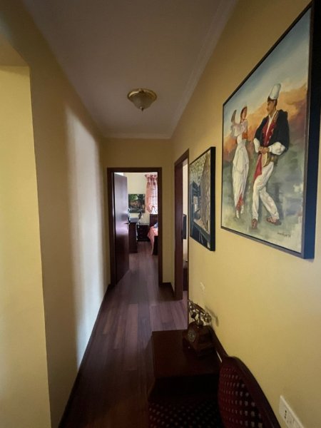 Tirane, jepet me qera apartament 3+1+2 , Kati 3, 110 m² 900 € (MINE PEZA)