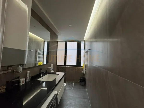 Tirane, shitet apartament 3+1+Aneks+Ballkon Kati 5, 131 m² 340.000 € (ISA BOELTINI)