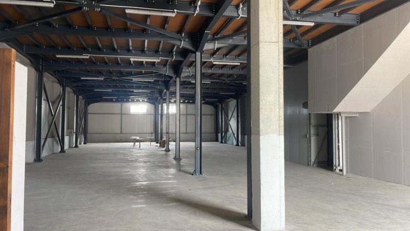 Tirane, jepet me qera magazine Kati 0, 700 m² 3.000 € (City Park)