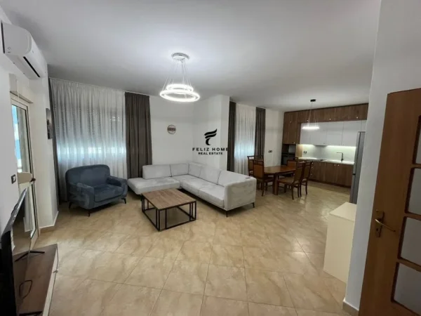 Tirane, jepet me qera apartament 2+1 Kati 4, 118 m² 550 € (RRUGA 5 MAJI)
