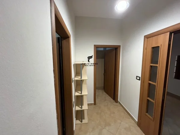 Tirane, jepet me qera apartament 2+1 Kati 4, 118 m² 550 € (RRUGA 5 MAJI)