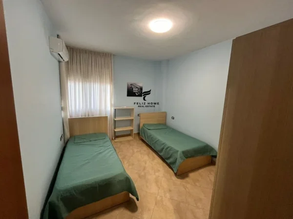 Tirane, jepet me qera apartament 2+1 Kati 4, 118 m² 550 € (RRUGA 5 MAJI)